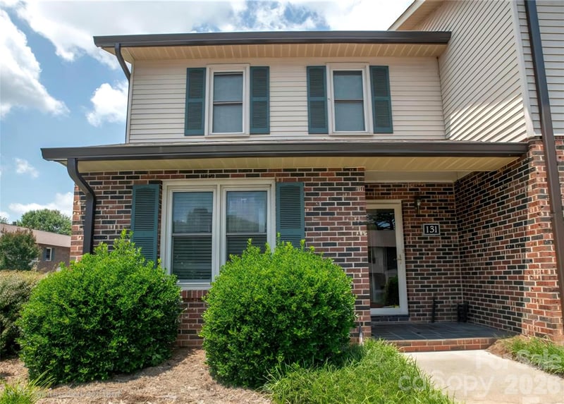 1330 5th St NE #131, Hickory, NC 28601