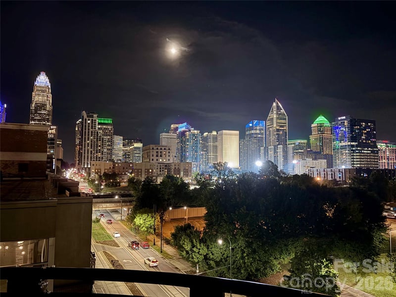 718 W Trade St #801, Charlotte, NC 28202