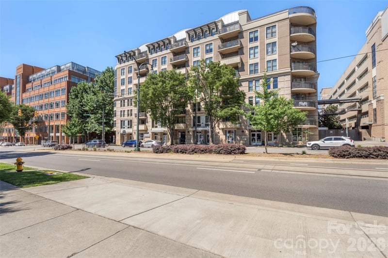 718 W Trade St #801, Charlotte, NC 28202