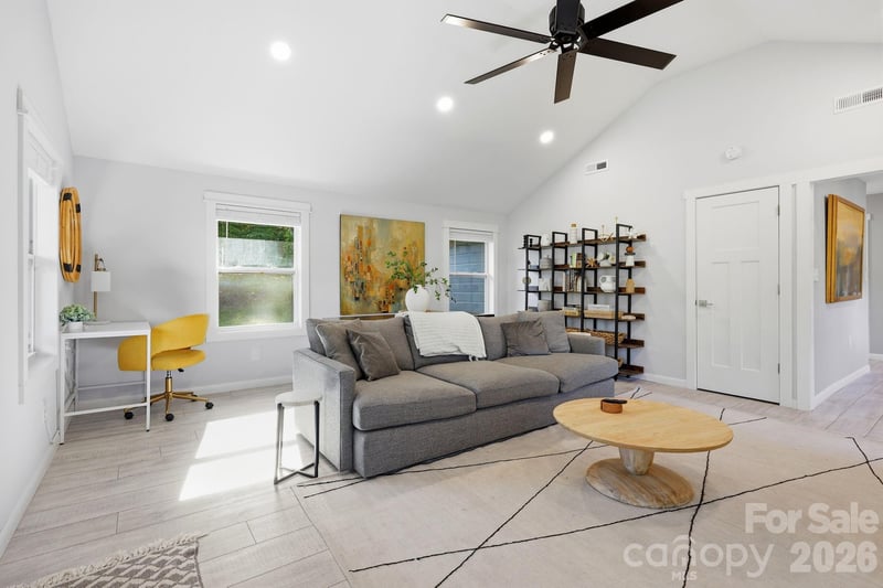 15 Old Fort Rd, Fairview, NC 28730
