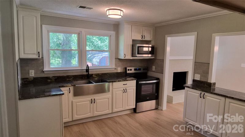 1319 Sourwood Dr, Chester, SC 29706