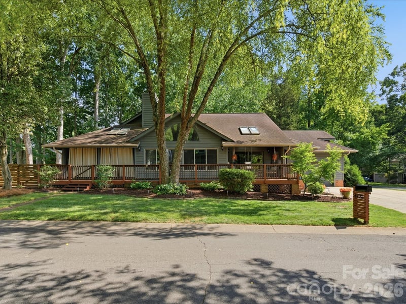 4720 Grey Moss Dr, Lake Wylie, SC 29710