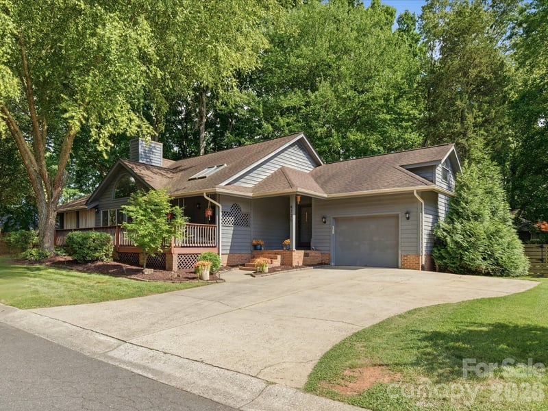 4720 Grey Moss Dr, Lake Wylie, SC 29710