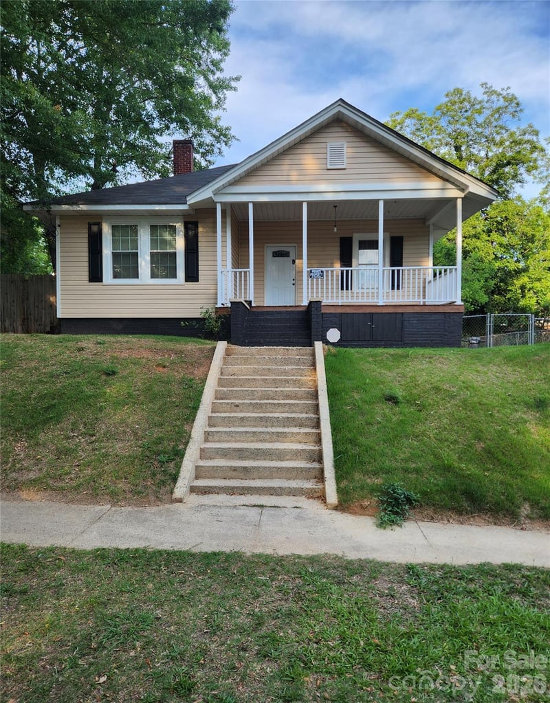 106 N Liberty St, Gastonia, NC 28052