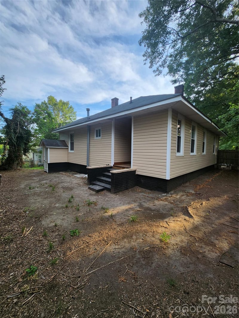 106 N Liberty St, Gastonia, NC 28052