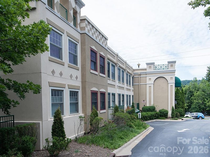 37 Hiawassee St #W103, Asheville, NC 28801