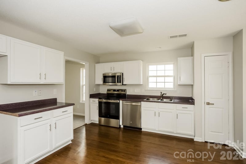 11003 Pointer Ridge Dr, Charlotte, NC 28214