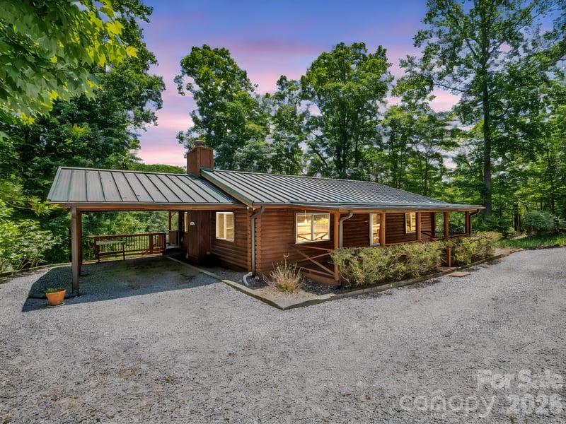 137 Amys Ridge Rd, Lake Lure, NC 28746