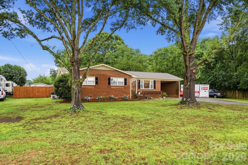 913 SW Gasser Dr SW, Concord, NC 28027
