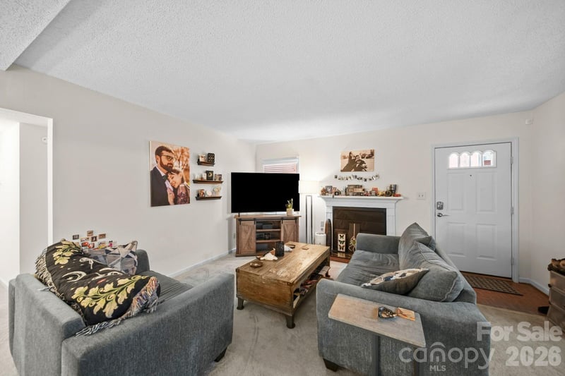 6049 Green Forest Dr, Charlotte, NC 28212
