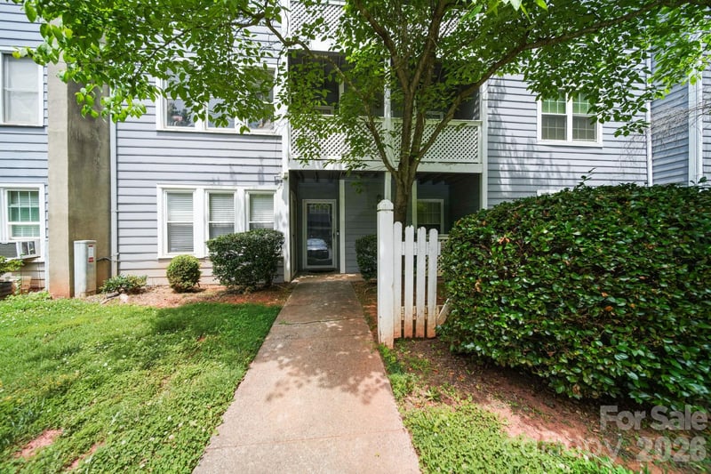 6049 Green Forest Dr, Charlotte, NC 28212