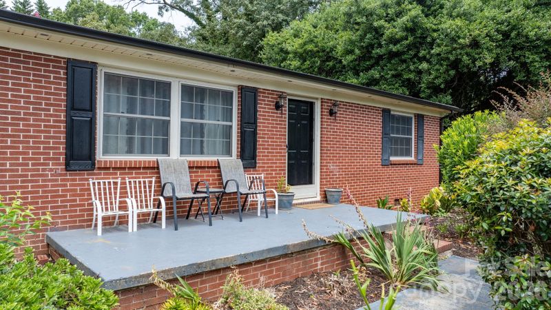 1809 31st St NE, Hickory, NC 28601