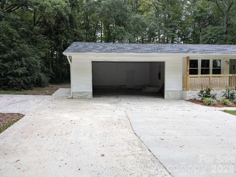 2177 Thornwell Rd, Lancaster, SC 29720