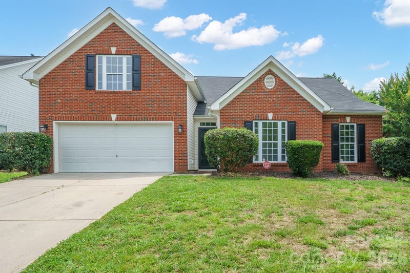 13409 Planters Row Dr, Charlotte, NC 28278