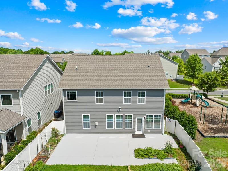 1518 Fieldwood Dr, Fort Mill, SC 29708