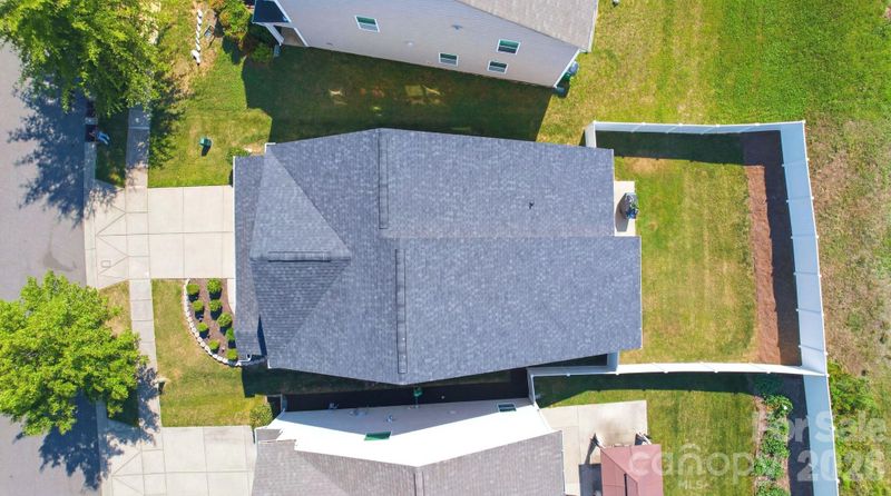 423 Knothole Ln, Charlotte, NC 28214