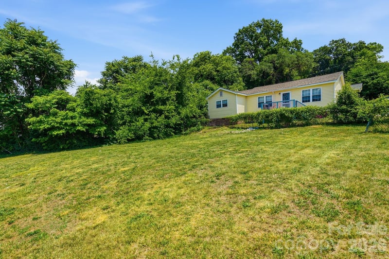 412 W Davidson Ave, Gastonia, NC 28052