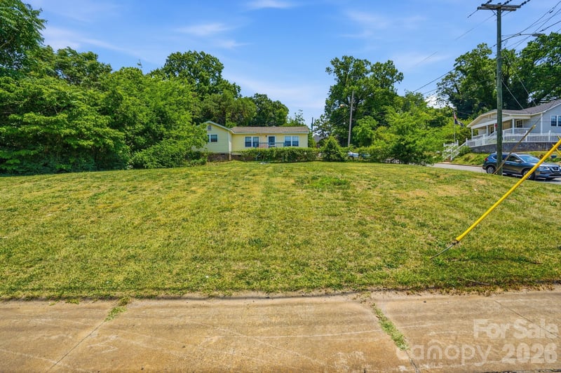 412 W Davidson Ave, Gastonia, NC 28052