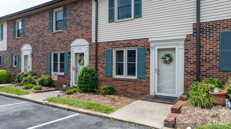 1330 5th St NE #64, Hickory, NC 28601