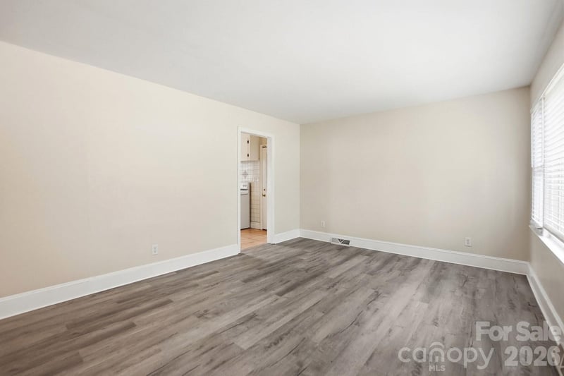 2032 Eastway Dr, Charlotte, NC 28205