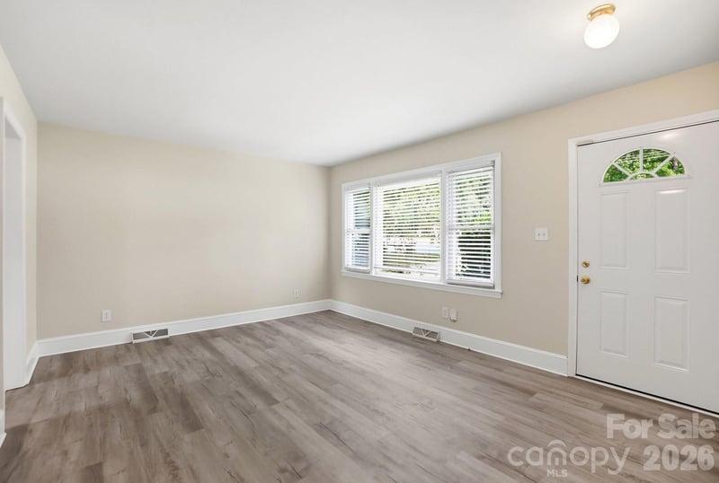 2032 Eastway Dr, Charlotte, NC 28205