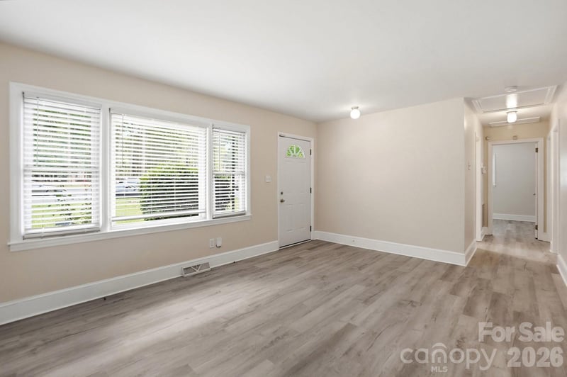 2032 Eastway Dr, Charlotte, NC 28205