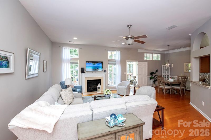 6103 Breckfield Ct, Charlotte, NC 28278