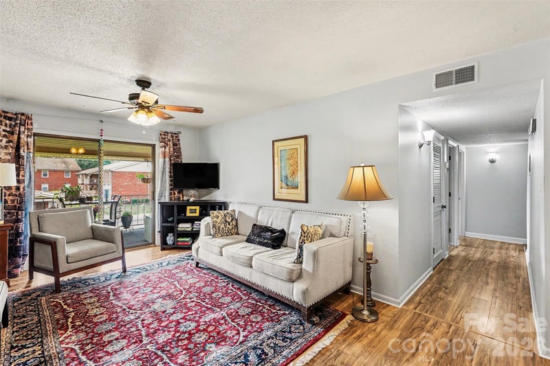121 Carriage House Dr, Kannapolis, NC 28081