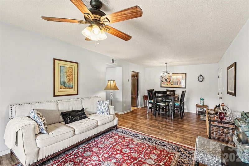 121 Carriage House Dr, Kannapolis, NC 28081
