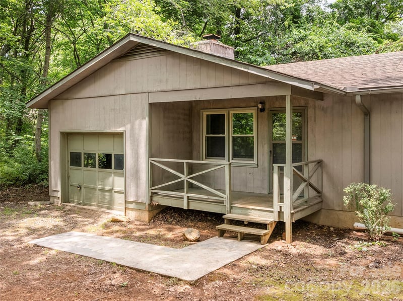 100 Stonewall Ave, Swannanoa, NC 28778