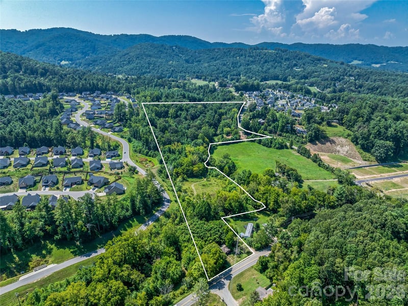 28 Pleasant Grove Rd, Weaverville, NC 28787