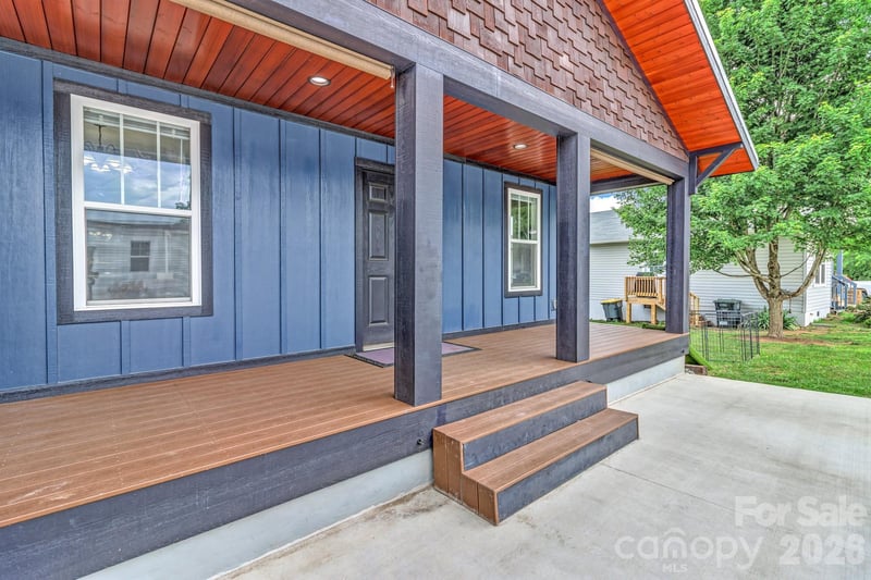 43 Pelzer St, Asheville, NC 28804