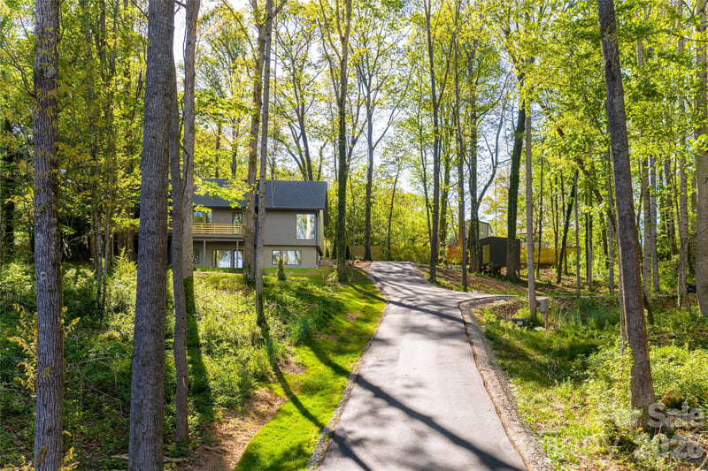 137 English Dr, Candler, NC 28715