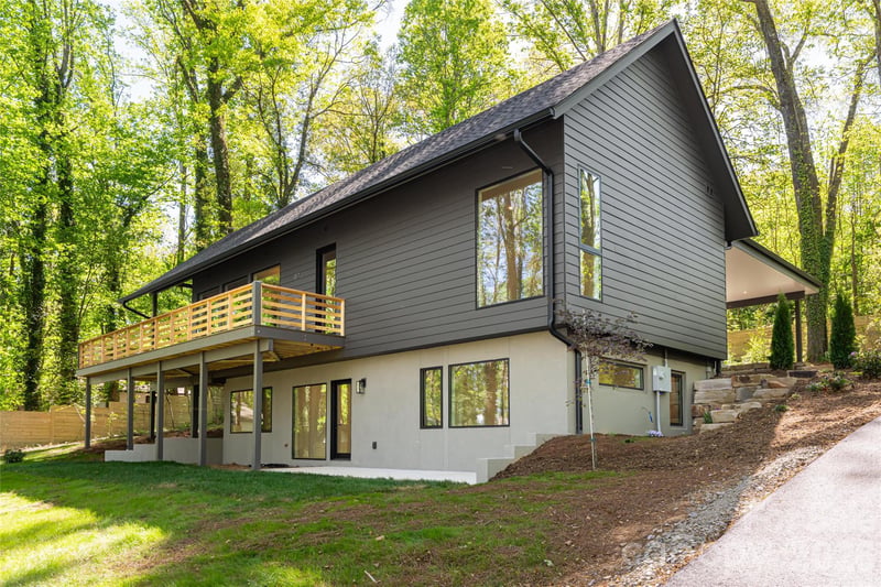 137 English Dr, Candler, NC 28715