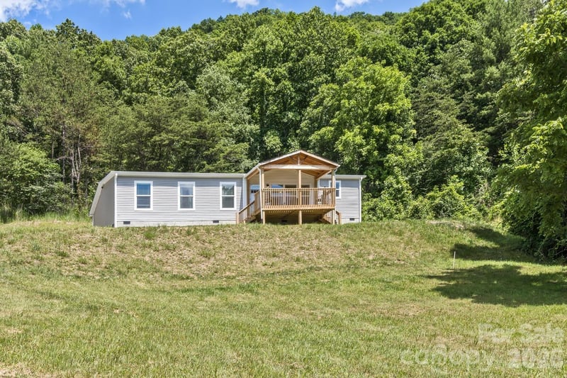 27 Spuds Ln, Weaverville, NC 28787