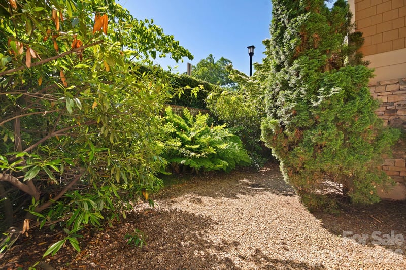 203 Bowling Park Rd, Asheville, NC 28803