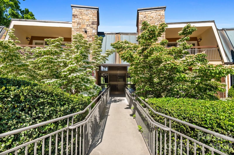203 Bowling Park Rd, Asheville, NC 28803