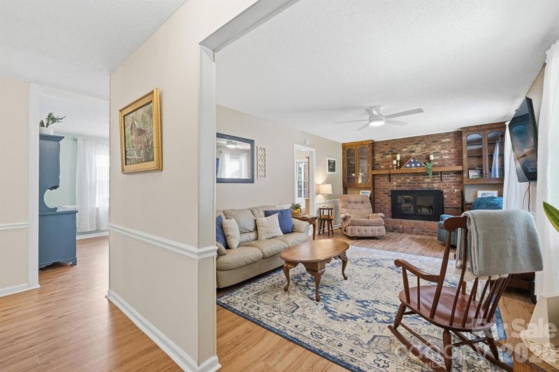 1204 Crowders Mountain Rd, Bessemer City, NC 28016