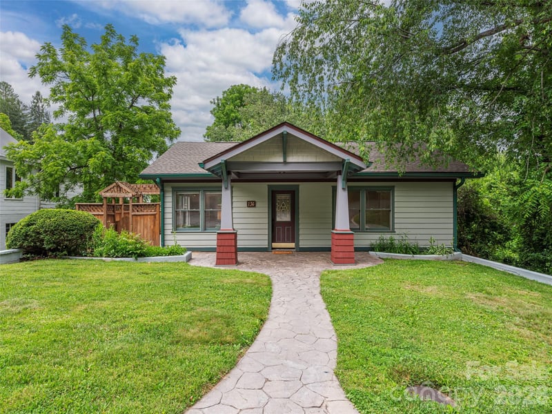 136 Assembly St, Waynesville, NC 28786