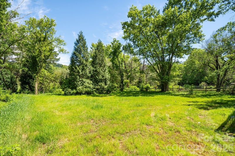 468 Beaverdam Rd, Asheville, NC 28804