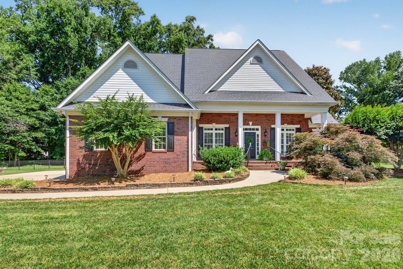 932 Gristmill Dr, Rock Hill, SC 29732
