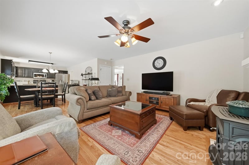 1032 30th Avenue Ln NE, Hickory, NC 28601