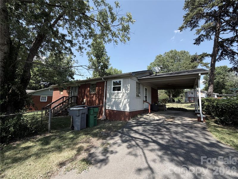 1201 Clanton Rd, Charlotte, NC 28217