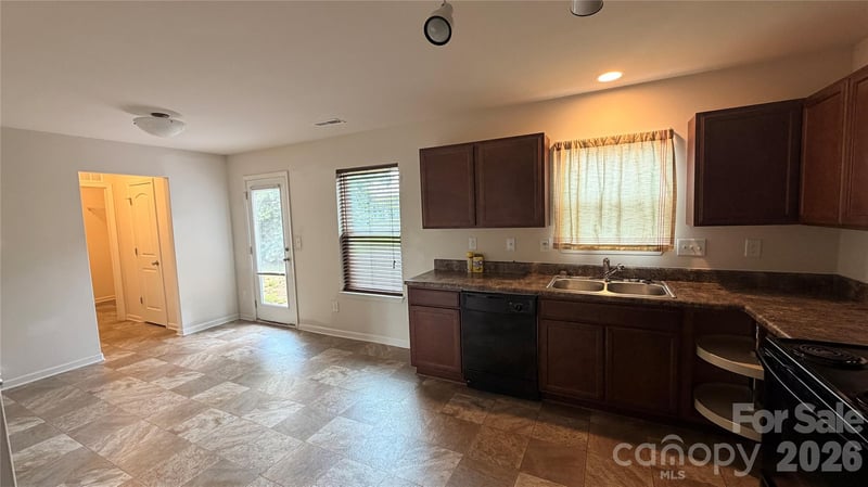 2602 Meadow Knoll Dr, Charlotte, NC 28269