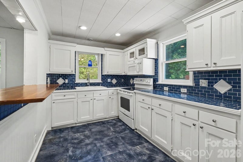 1402 1st Avenue Pl NW, Hickory, NC 28601