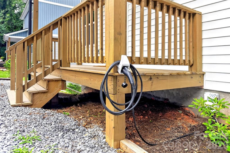 88 Walker St, Black Mountain, NC 28711