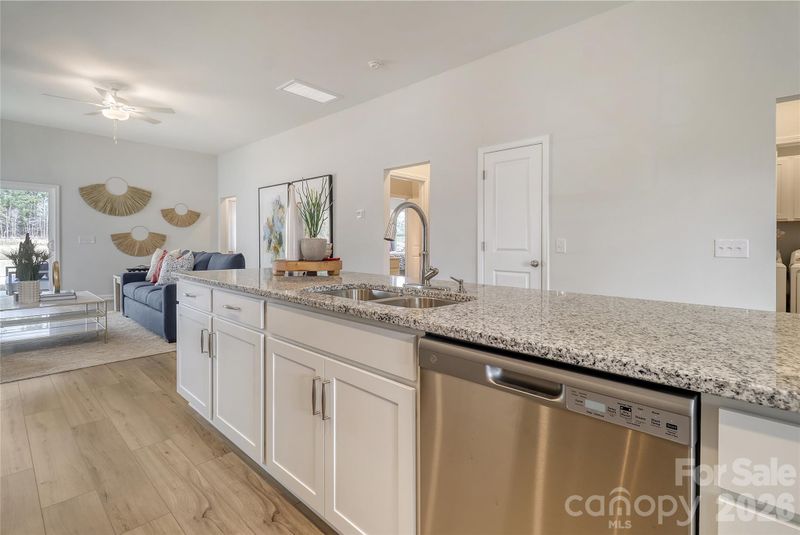 1016 Forest Walk St, Newton, NC 28658