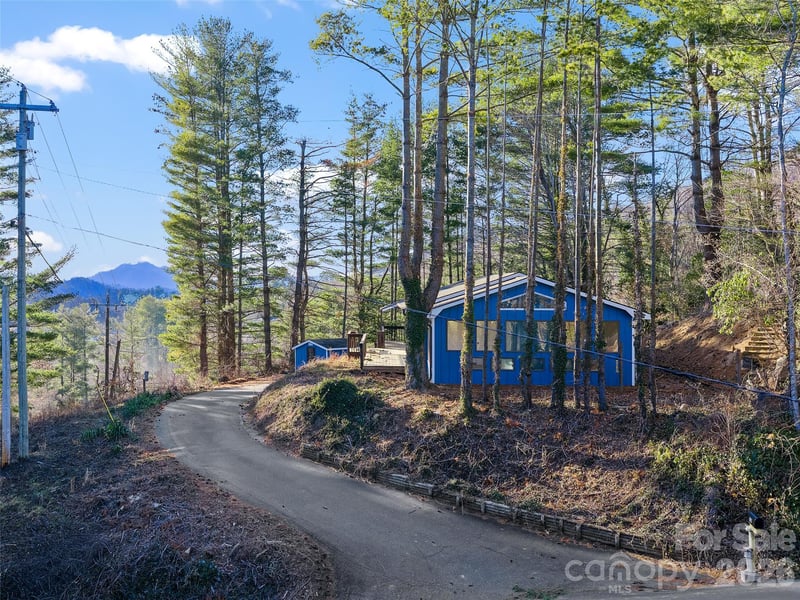 139 Church St, Burnsville, NC 28714