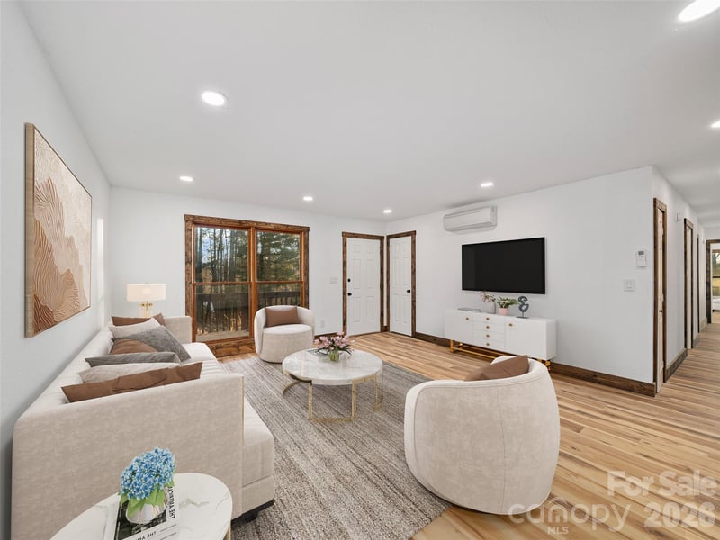 139 Church St, Burnsville, NC 28714