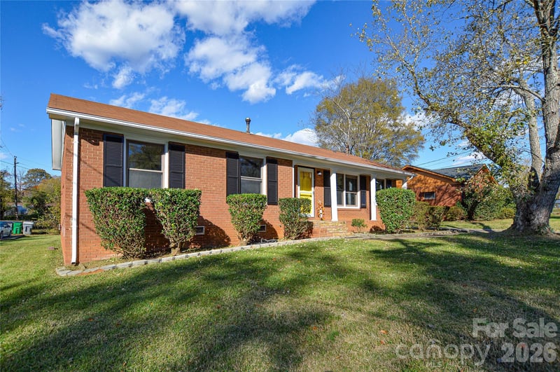 9313 Trinity Rd, Charlotte, NC 28216